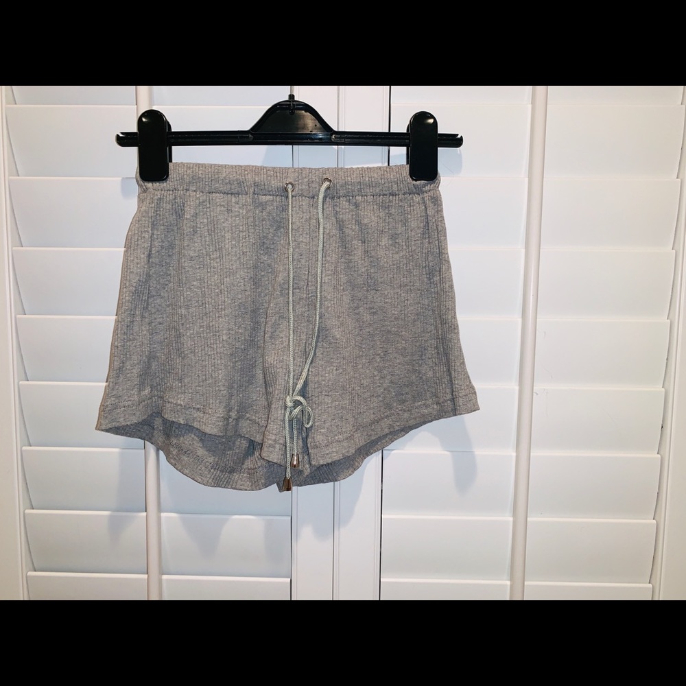 Grey comfy shorts